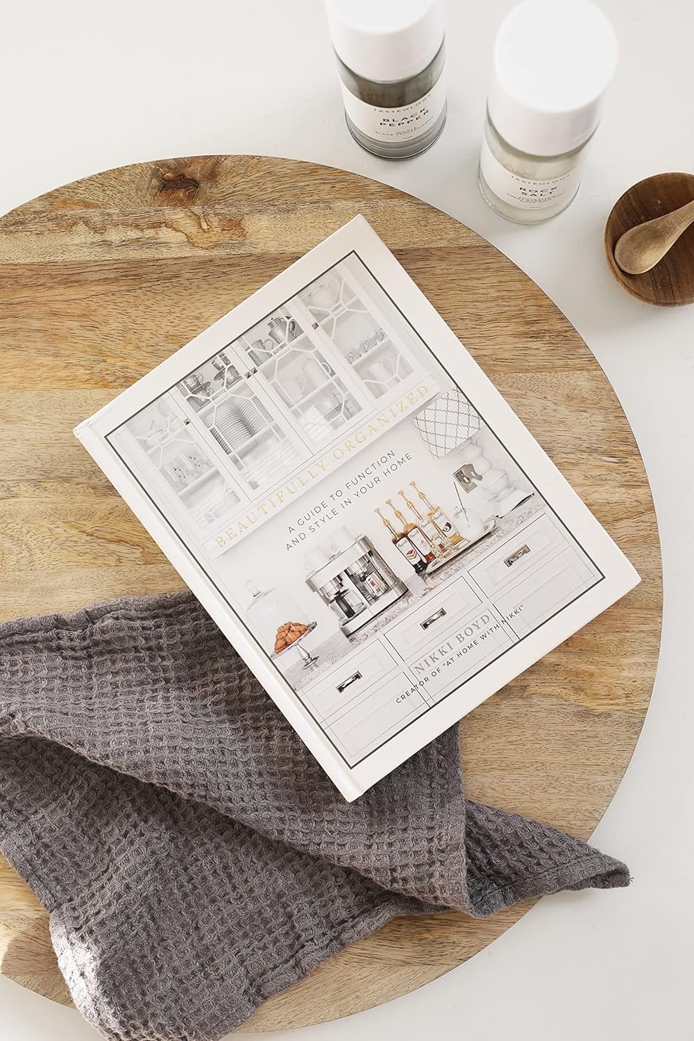 Beautifully Organized: A Guide to Function and Style in Your Home 16 Beautifully Organized: A Guide to Function and Style in Your Home - Image 16