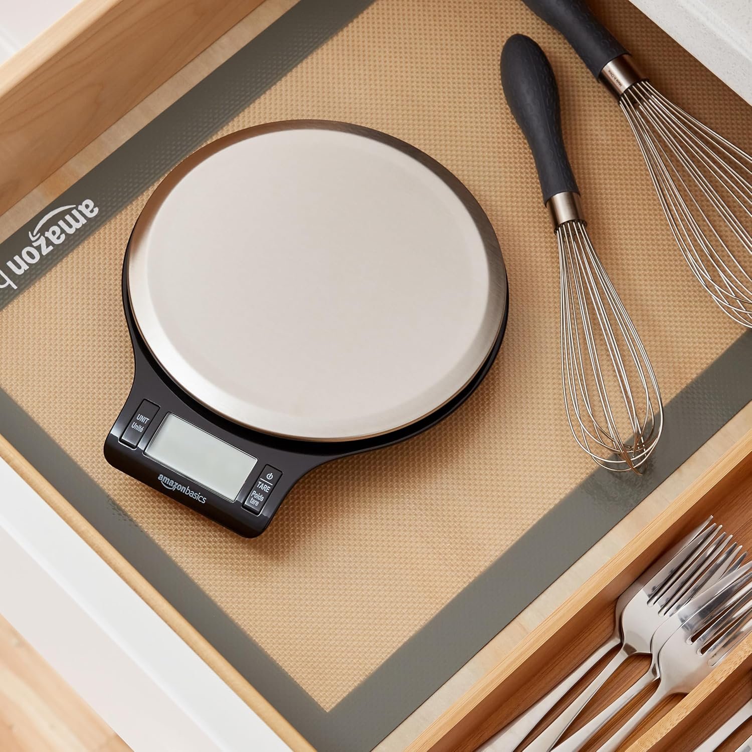 Amazon Basics Digital Kitchen Scale with LCD Display, Batteries Included, Weighs up to 11 pounds, Black and Stainless Steel 3 Amazon Basics Digital Kitchen Scale with LCD Display, Batteries Included, Weighs up to 11 pounds, Black and Stainless Steel - Image 3